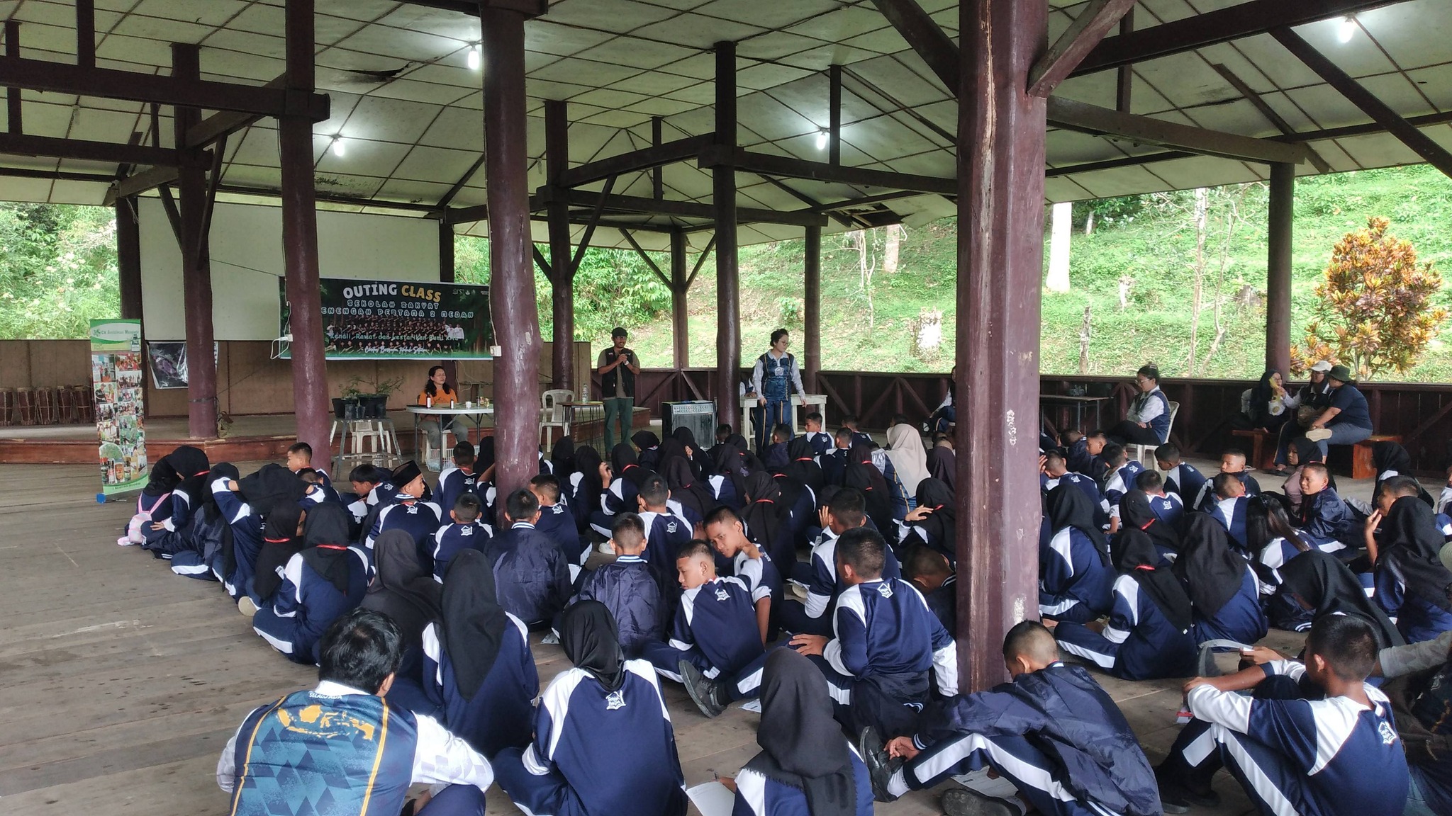 Foto Serbaguna Taman Eden 100